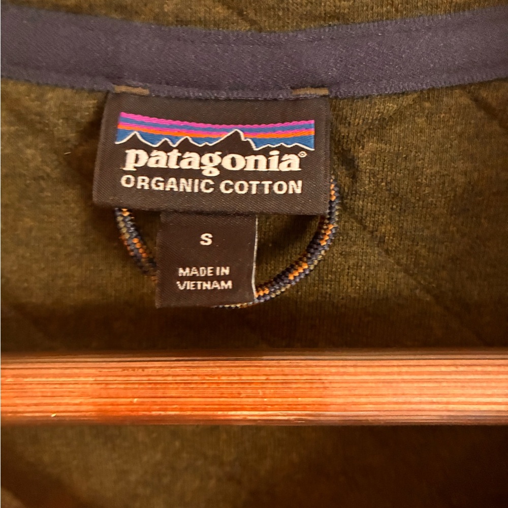 Patagonia Organic Cotton Pullover in Dark Green - Picture 2 of 3